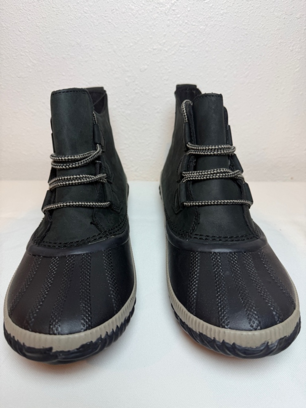 Sorel Woman’s Out N About Waterproof Hiking Boots New with Tags Size 10 - Picture 2 of 5